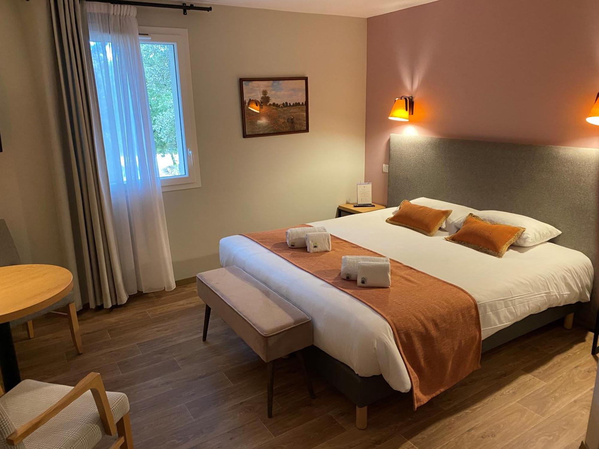 Logis La Bastide De Grignan Hotel & Restaurant "La Chenaie" Ngoại thất bức ảnh