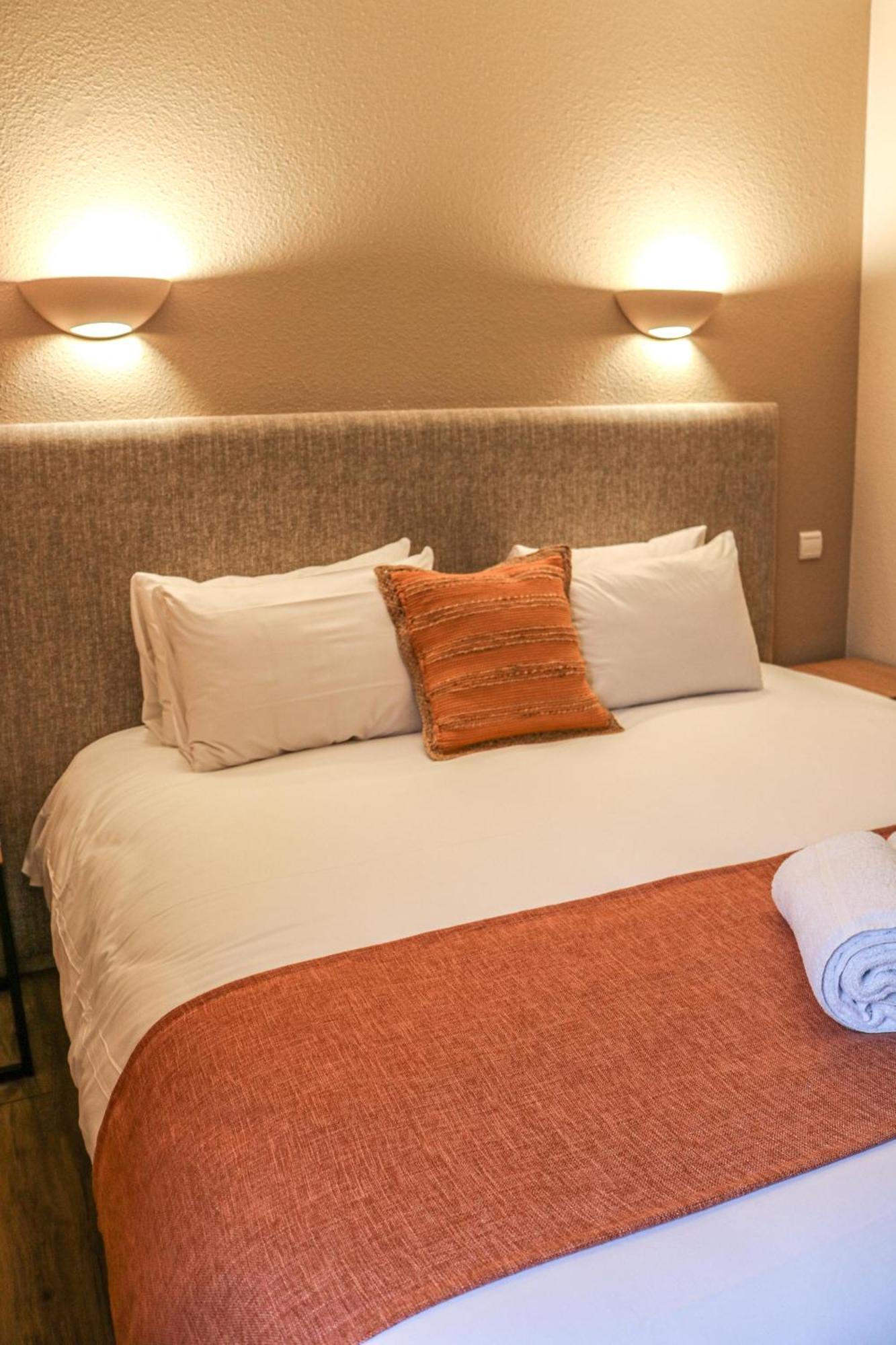 Logis La Bastide De Grignan Hotel & Restaurant "La Chenaie" Ngoại thất bức ảnh